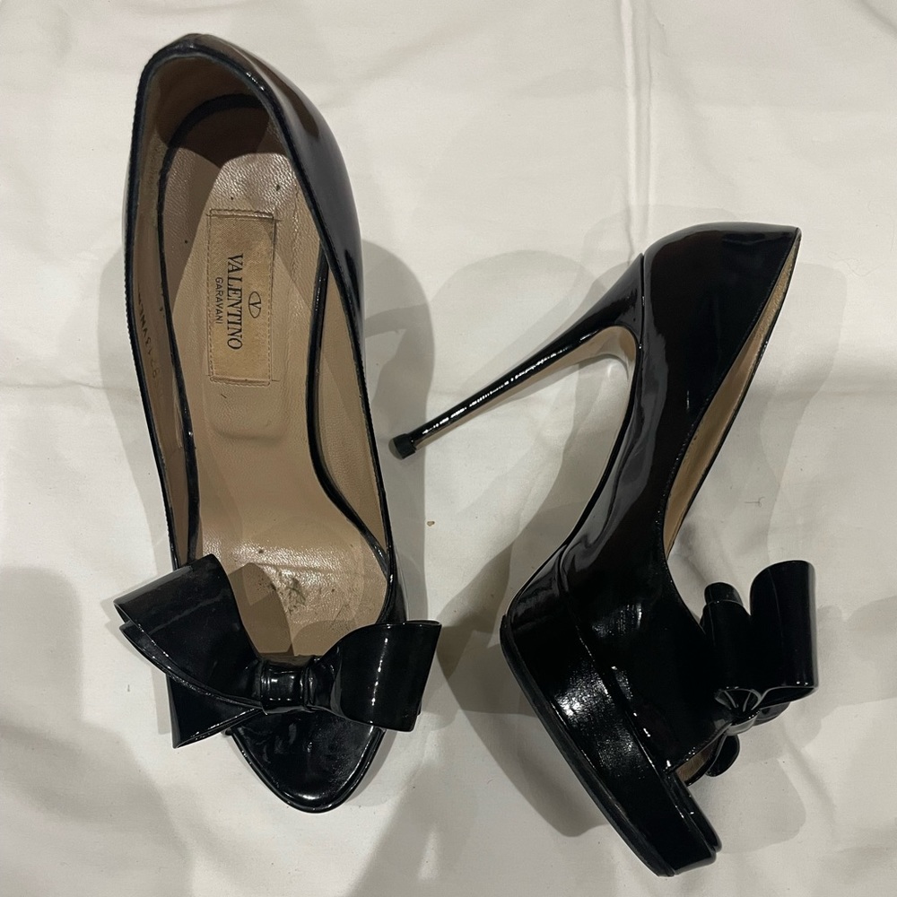 Valentino Black Patent leather bow stilettos